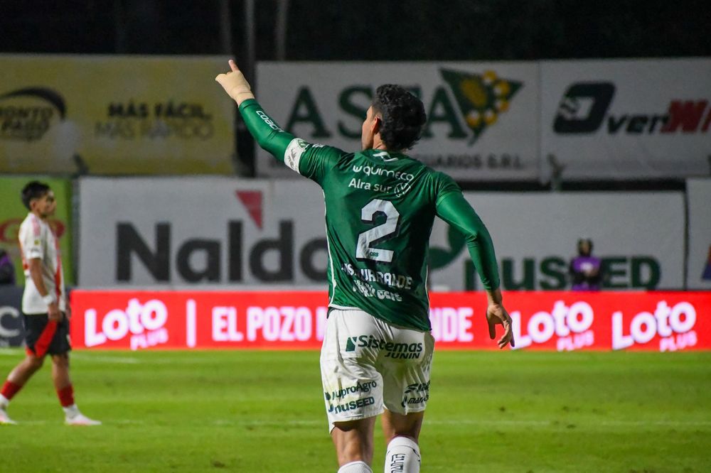 Insaurralde, con pasado en Boca, anotó el empate cuando finalizaba el primer tiempo. 