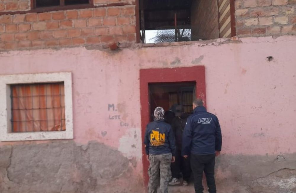 Una de las viviendas allanadas. Gentileza Ministerio de Seguridad.