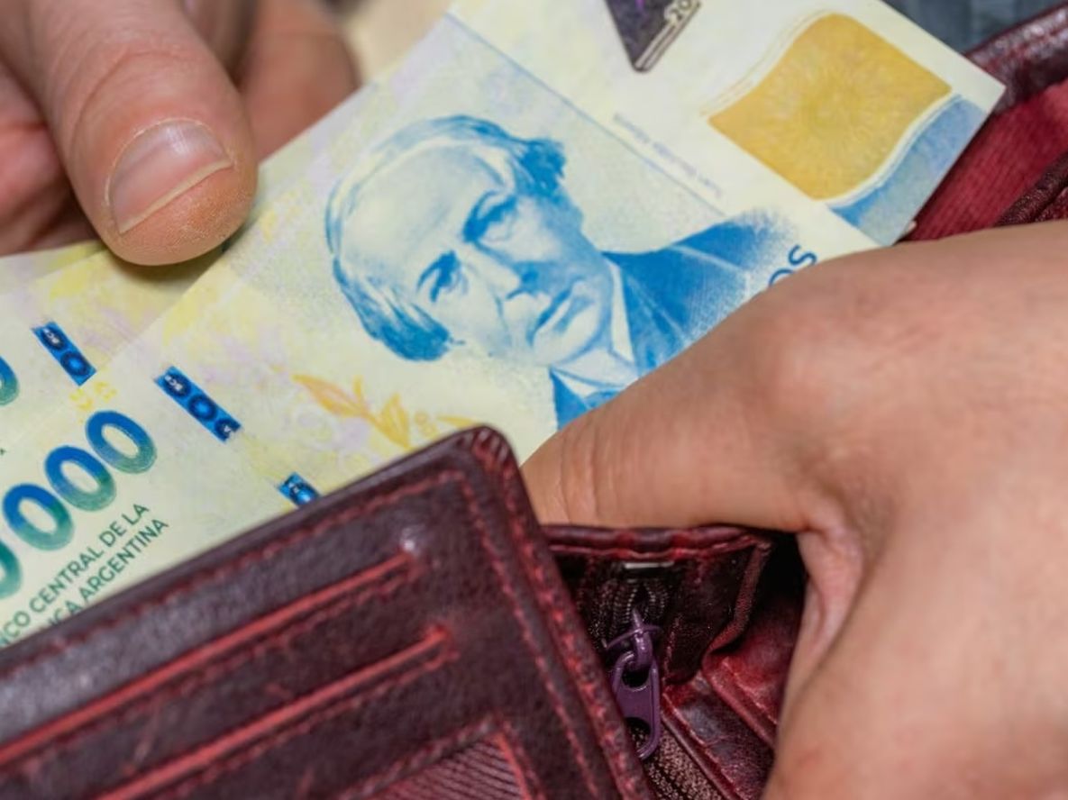 Salarios vs inflación: el poder adquisitivo sigue sin recuperarse.