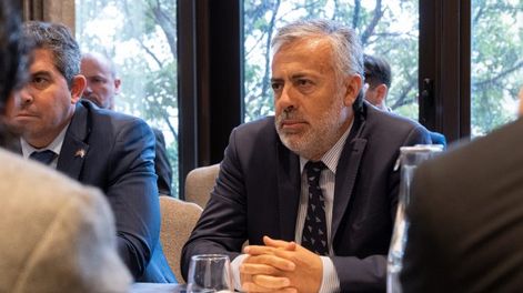 Cornejo envió a la Legislatura un millonario proyecto para la transformación digital en Salud y Educación