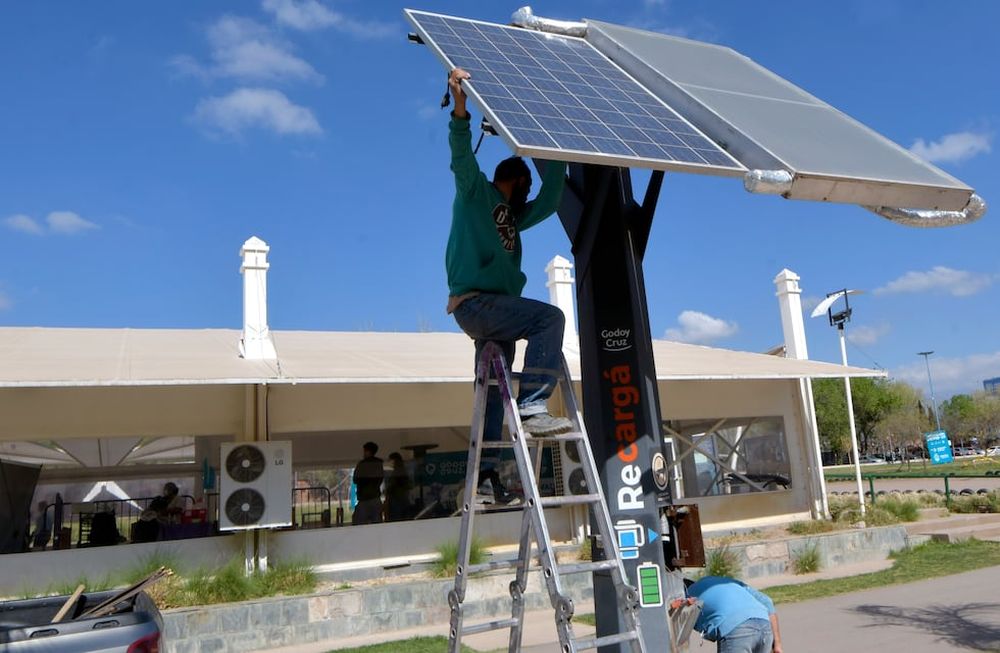 La generación de energía limpia y renovable es una de las prioridades de Mendoza. Foto: Los Andes