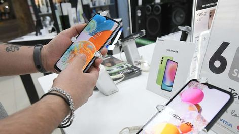 Aumento de ventas de electrónica, donde se notó mas es en teléfonos celulares | Archivo Los Andes