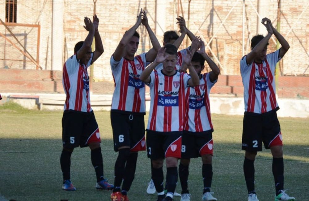 El Chacarero no se baja de la cima