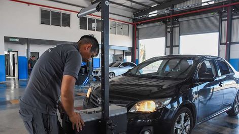 RTO, piden que se extienda el plazo de la RTO. Técnico realizan el testeo a los vehiculos y motos.