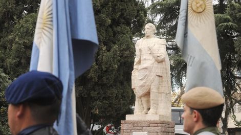 Los Andes | Pese a que Mendoza tiene fuerte raíz sanmartiniana, a Belgrano se lo recuerda más que en otras provincias, con monumentos, calles y edificios a su nombre. Foto: Los Andes