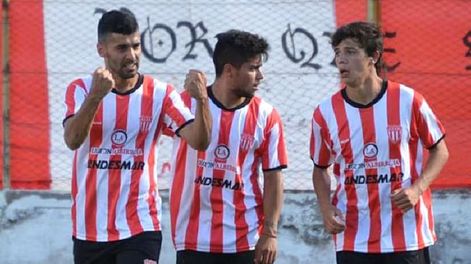 El León golea y acecha al Celeste