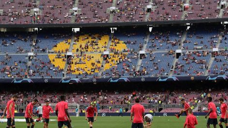 El nuevo horario de la Champions debuta con fracaso en el Camp Nou