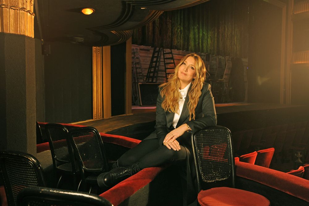 Carla Calabrese dirige y act&uacute;a en el musical que conquist&oacute; Broadway y Buenos Aires.
