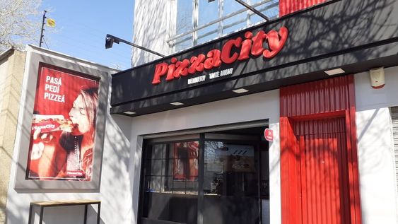 En avenida San Martín 3568, la nueva pizzería abrió con promociones, combos y un menú lleno de opciones.