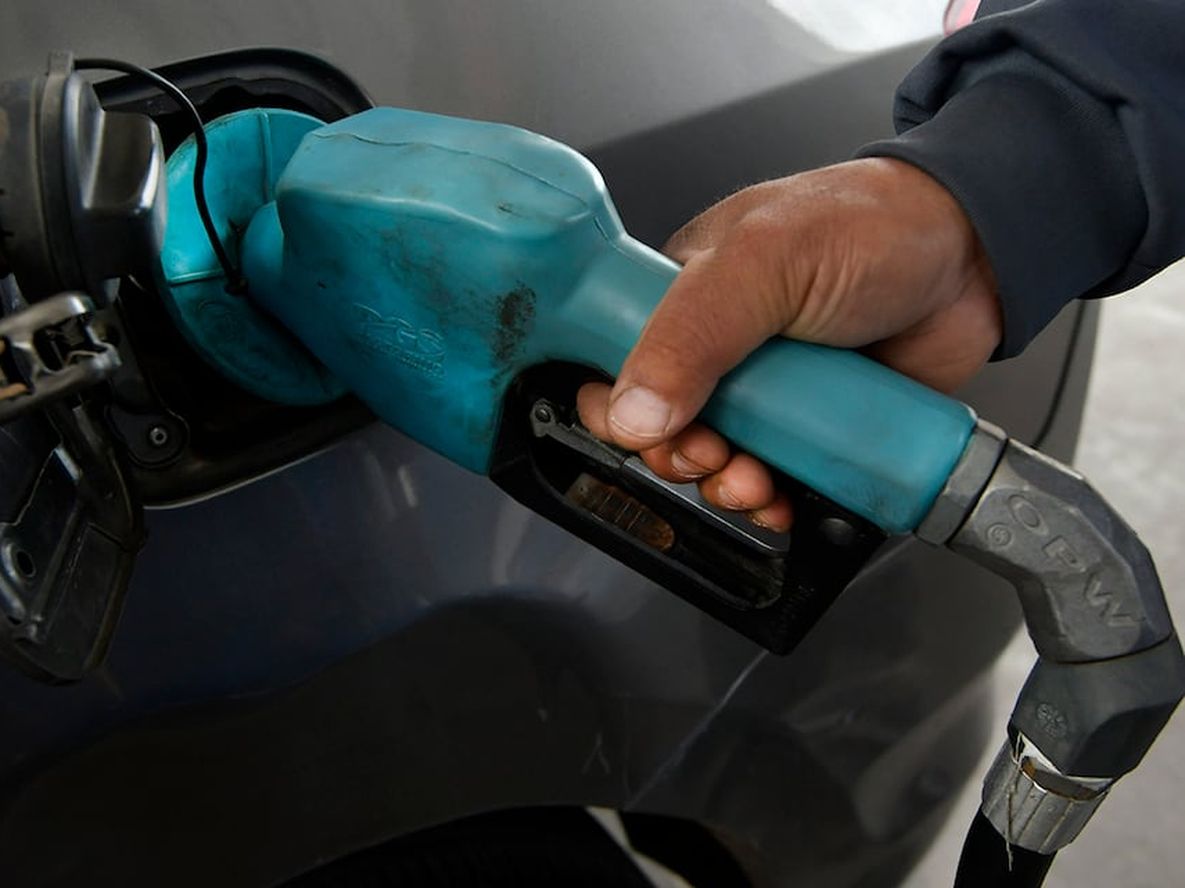 Los combustibles aumentaron hasta 25% hoy en Mendoza: cuánto cuesta el litro. Foto: Orlando Pelichotti / Los Andes.