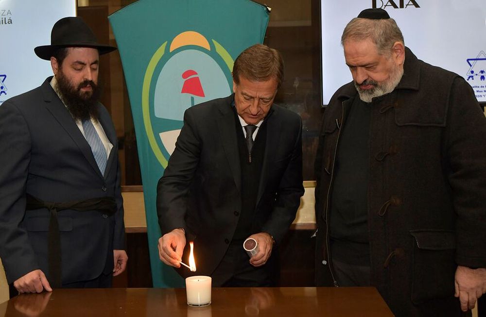 El Gobernador Rodolfo Suarez y autoridades de la Delegación de Asociaciones Israelitas Argentinas (DAIA) y la Sociedad Israelita de Beneficencia, participarán de la ceremonia del DIA DE LA MEMORIA ACTIVA para recordar y homenajear a las víctimas del atentado terrorista contra la AMIA.Foto:  Orlando Pelichotti