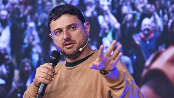 Juan Grabois apuntó contra Milei y afirmó que quiere que el gobierno del libertario fracase.