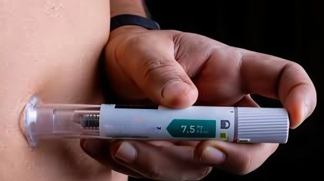 Mounjaro, a base de tirzepatida, se presenta en el país como un inyectable semanal de doble acción hormonal para tratar obesidad y diabetes tipo 2.