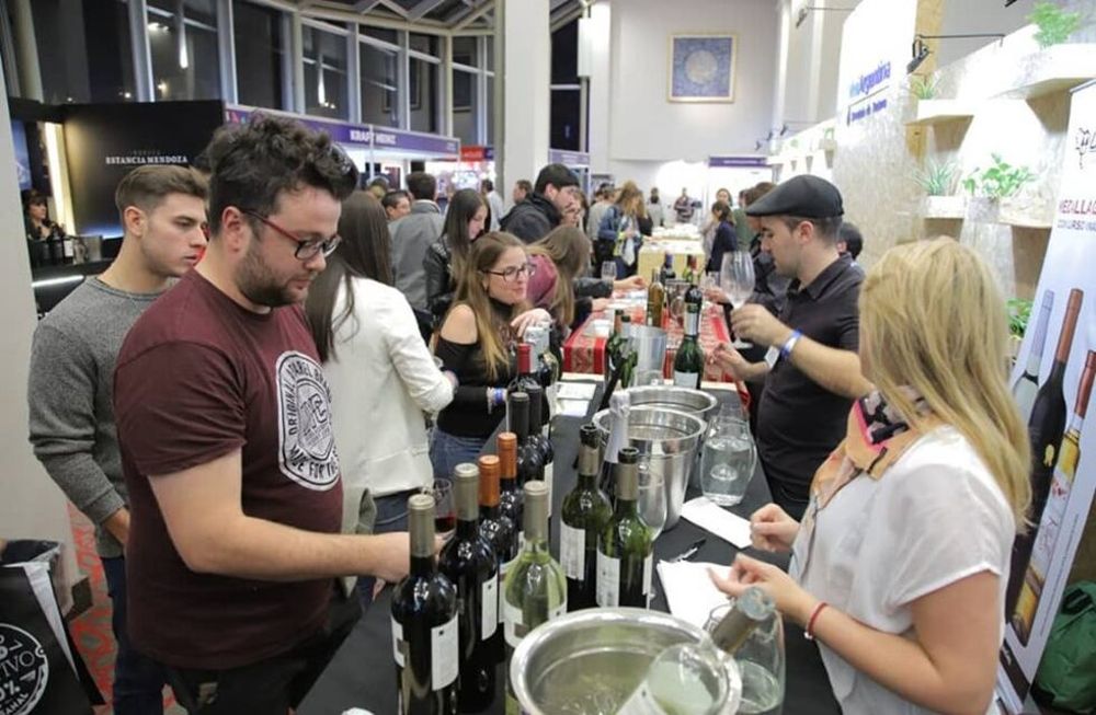 Vinos, productos gourmet y las reinas vendimiales en la Expo Delicatessen & Vino 2019