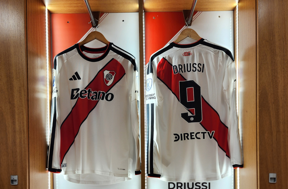 Eduardo Coudet se la jugó con fuertes cambios en la formación de River Plate