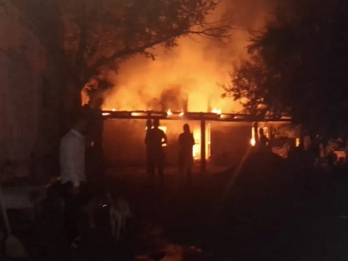 Perdieron su casa en un incendio mientras festejaban el cumpleaños de 15 de su hija - Gentileza familia Martínez
