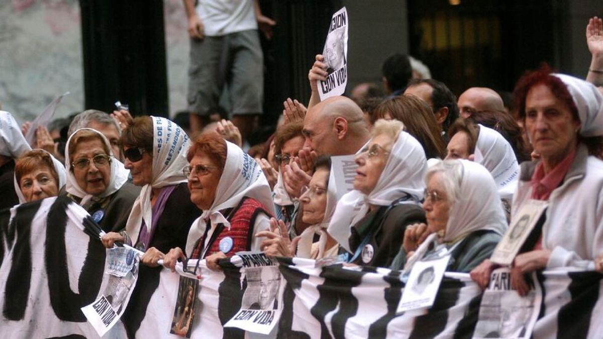 Denuncian que el Gobierno interrumpió el proceso de búsqueda de desaparecidos en el exterior