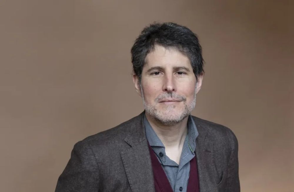 El escritor, sociólogo y asesor político de origen ítalo suizo y autor de la premiada novela El mago del Kremlin.