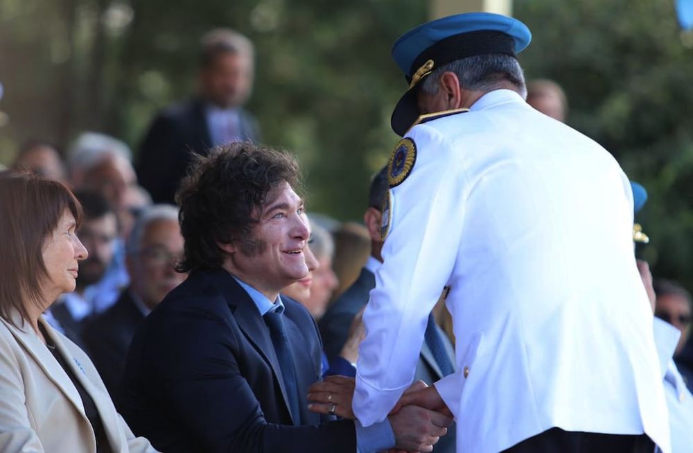 El presidente Javier Milei planteó que el país abandonó lo que calificó como ?garantismo barbárico? para darle lugar al orden cívico en materia de seguridad, y precisó que la defensa pública es indispensable para la recuperación de la economía. FOTO: PRESIDENCIA/NA