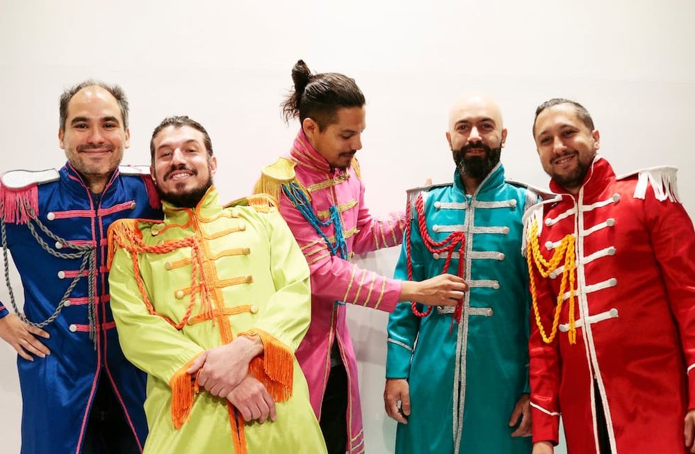 Sanger Pepper Band junto a la orquesta brindará un concierto sinfónico.