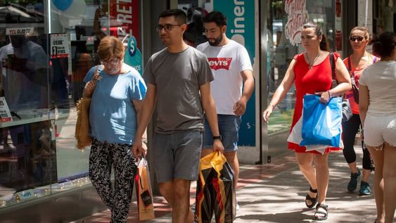 Ventas navideñas en comercios. Foto: Ignacio Blanco / Los Andes