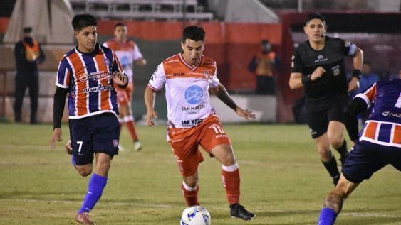En el debut del nuevo entrenador, San Martín venció 1-0 a Peñarol tras cinco encuentros consecutivos sin poder sumar de a tres. / Gentileza  Salma Muza