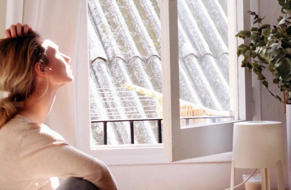 Sol. La vitamina D se metaboliza por acción de la luz solar en la piel.