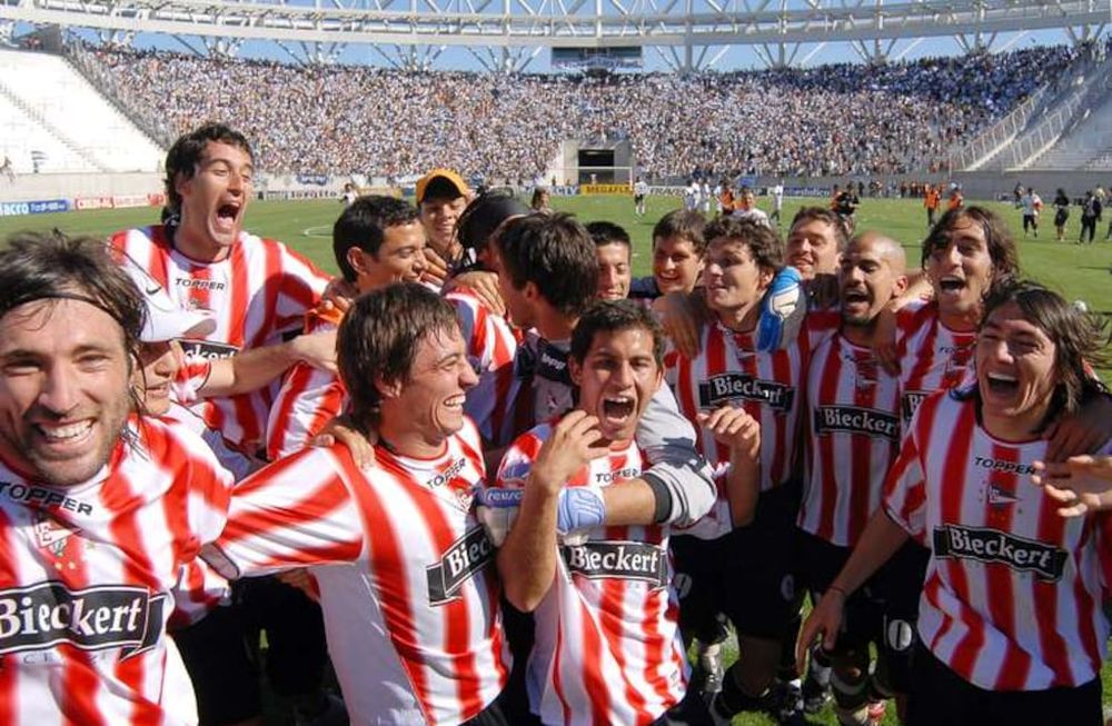 Un 15 de octubre de 2006, Estudiantes de La Plata le propinaba una goleada histórica a Gimnasia en el clásico platense por 7-0. Irrepetible. / Gentileza.