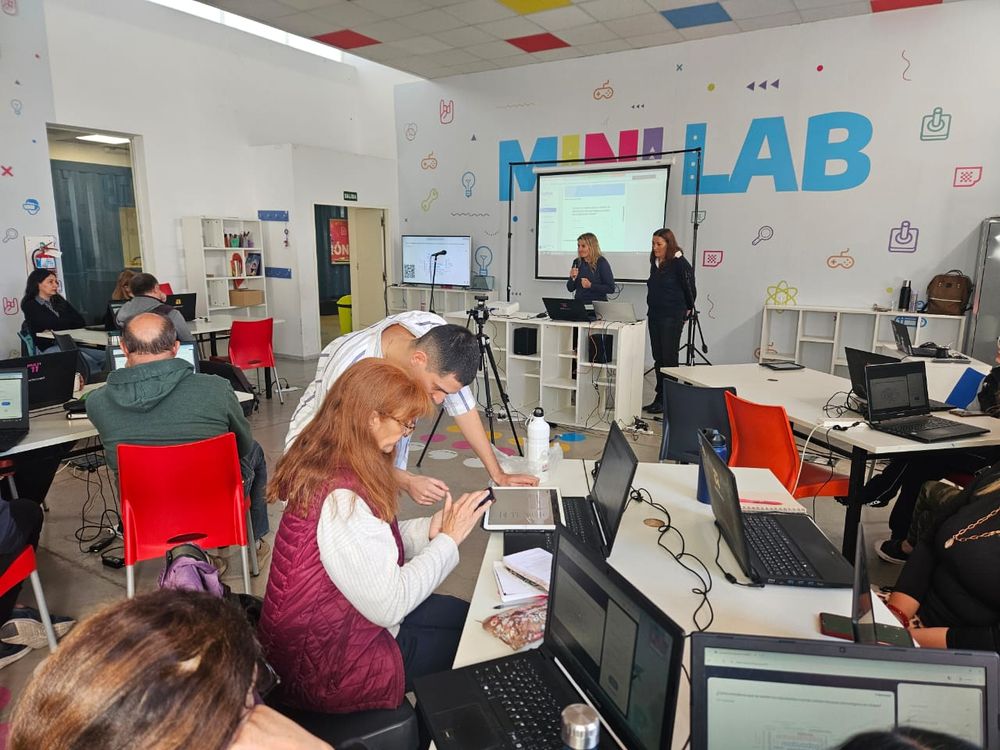 Cumbre, la plataforma digital para el aprendizaje de inglés, incorporada a fines de marzo en las escuelas de Mendoza, ya llegó a más de 5.000 alumnos. Foto: Gobierno de Mendoza
