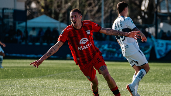 Gimnasia y Esgrima venció 3 a 2 a Gimnasia de La Plata con triplete de Módica, en un partido de locos