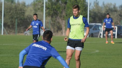 Gastón Giménez pasó de Estudiantes a Vélez, pero el que sonríe es Godoy Cruz