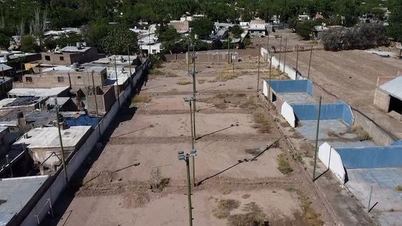 Terrenos de la casa donde vivía Gil Pereg, el israelí condenado a perpetua por los asesinatos de su madre y su tía que falleció el último domingo en el hospital psiquiátrico donde cumplía la condena.  | Foto: archivo Los Andes