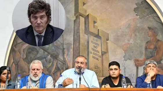 Héctor Daer, secretario general de la  Confederación General del Trabajo al habla, junto a Alejandro “Peluca” Gramajo,  Esteban “Gringo” Castro, Pablo Moyano, Hugo Yasky y Hugo “Cachorro” Godoy. Foto: Gentileza
