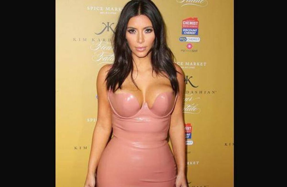 Kim Kardashian sigue provocando y se viste de “matambre”