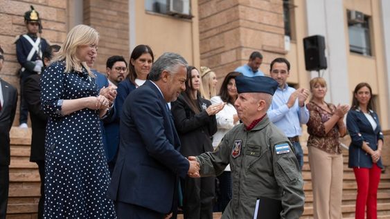 Cornejo conmemoró ayer otro aniversario de la guerra de Malvinas con un acto en la explanada de la Casa de Gobierno. Foto: Gobierno de Mendoza.
