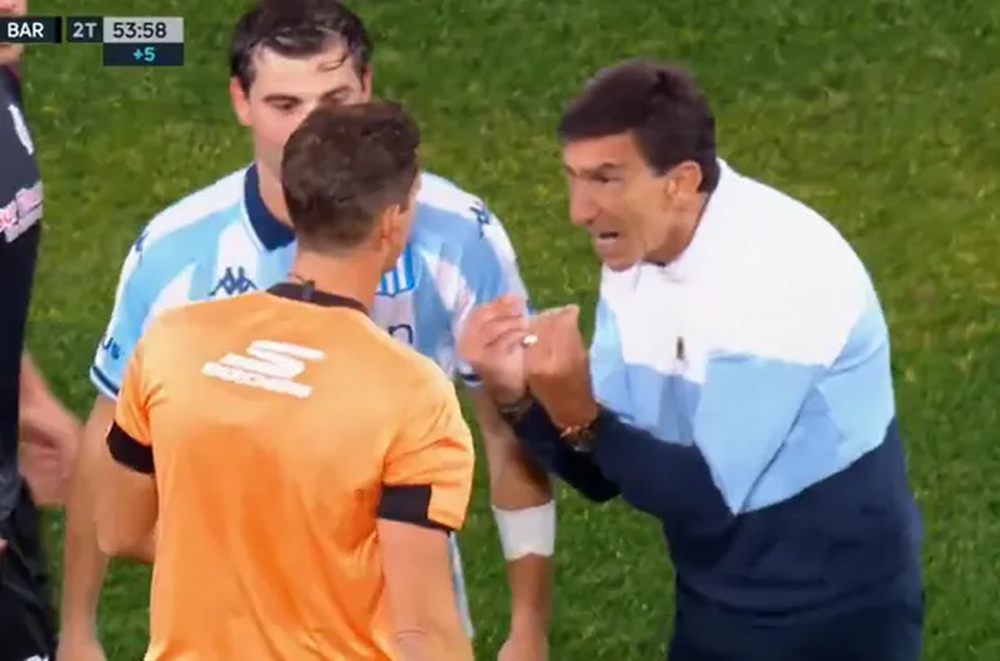 Gustavo Costas repreende Lamolina.
