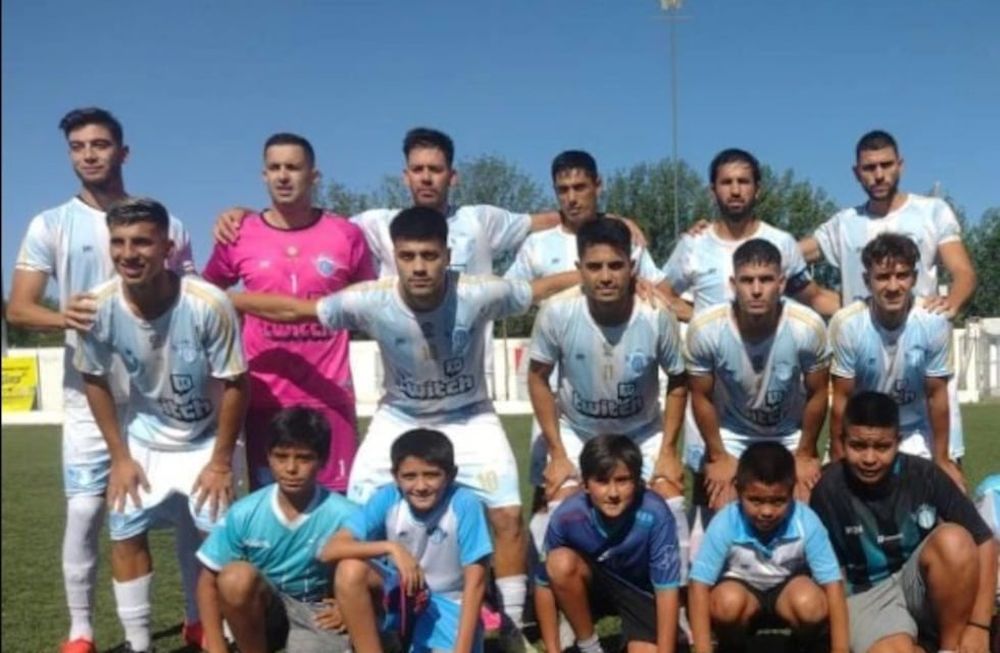 LA ACADEMIA DE ALVEAR. Sport Club Argentino, el elenco dirigido por David Garay, sueña con ser finalista de la Región Cuyo. Foto: Prensa Sport Club Argentino