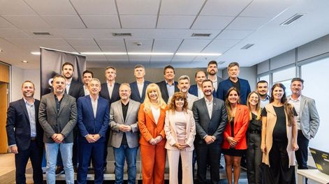 Los Andes | Ulpiano Suarez firmó el convenio fundacional de la Coalición de Ciudades por la Inteligencia Artificial