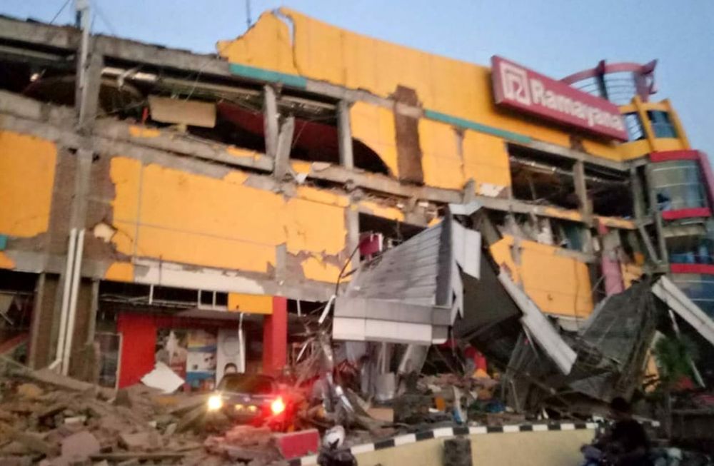 Terremoto de 7,5 grados y alerta de tsunami en el centro de Indonesia