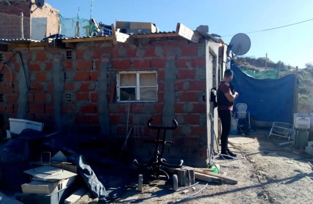 Se trata de Leila Micaela Ríos y fue aprehendida en su provincia por engañar a un hombre con una relación ficticia de más de tres años. Descubrieron que estaba cumpliendo con prisión domiciliaria.