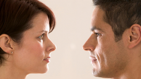 Por qué te cuesta mantener la mirada cuando hablás con alguien, según la psicología.