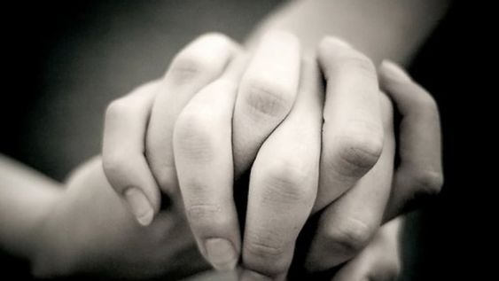 Es tu vecina, es la mía, vive prácticamente ahí, al lado tuyo y esta historia puede ser la de tantas mujeres que son abandonadas y quedan con la responsabilidad de los hijos y el hogar.