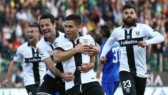 Juventus perdió en su visita al Parma pero continúa liderando