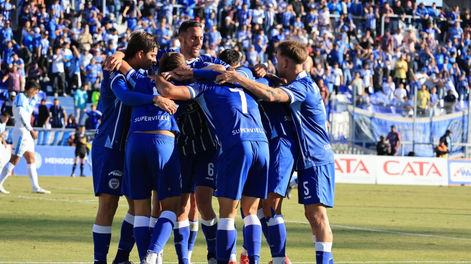 El Tomba con una gran trabajo ofensivo de Martín Pino derrota a la Academia cordobesa por 2 a 0, en el Feliciano Gambarte.
