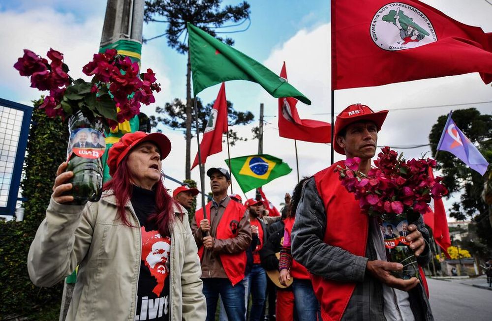 Lula se baja de su candidatura y está a punto de ungir a Haddad
