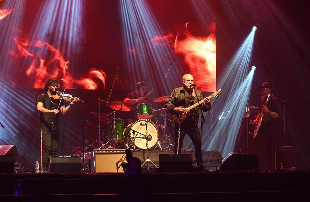 En el Arena Maipú del departamento de Maipú, se realizó el WINEROCK Indoor Session.En el escenario Marcelo Pelleriti y la Lira de Apolo. Foto:José Gutierrez / Los Andes
