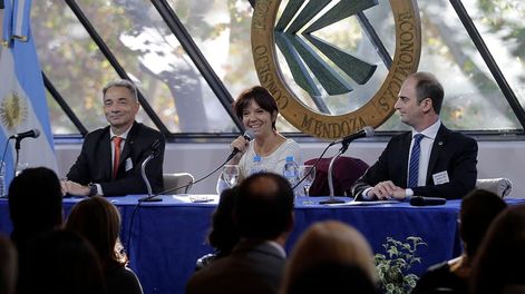 Los Andes | Mercedes Marco del Pont estuvo en Mendoza y expuso en el Consejo Profesional de Ciencias Económicas. - Gentileza