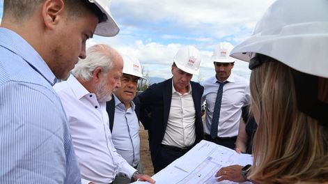 La Provincia evalúa comprar duplas para el sistema y se confirmó la ampliación del Aeropuerto El Plumerillo. El ministro del Interior, Diego Santilli recorrió las obras.