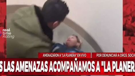 La mujer que defendió los planes sociales recibió amenazas y se desmayó en vivo.