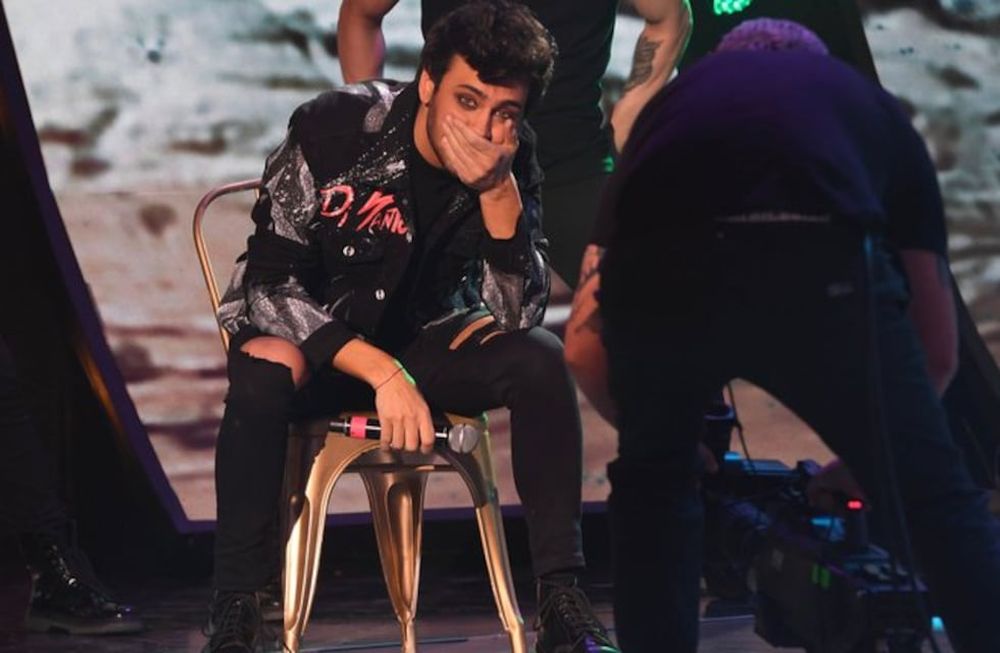 Lizardo Ponce se olvidó la letra en plena presentación